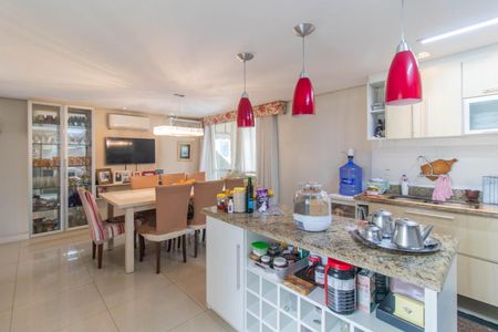 Apartamento à venda com 340m², 3 quartos e 3 vagasCozinha e Área de Serviço