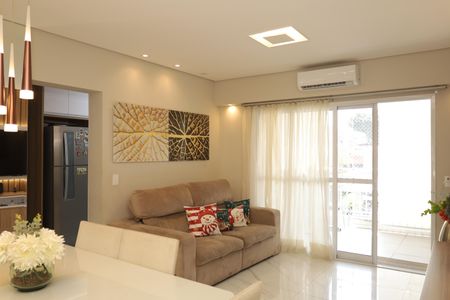 Sala de apartamento à venda com 2 quartos, 68m² em Vila Jacuí, São Paulo