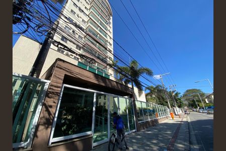 Apartamento à venda com 65m², 2 quartos e 1 vagaFachada