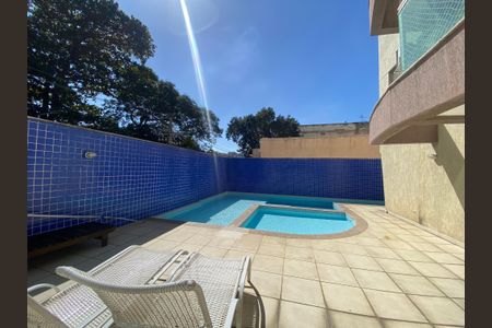 Apartamento à venda com 65m², 2 quartos e 1 vagaÁrea comum - Piscina