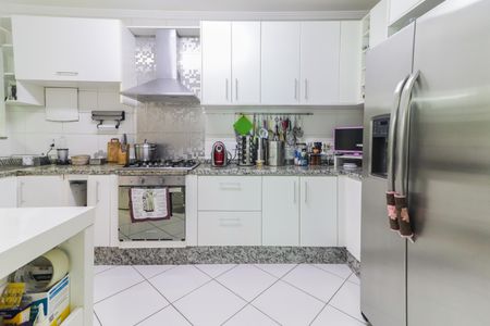 Casa de condomínio à venda com 180m², 3 quartos e 2 vagas Casa de condomínio à venda com 180m², 3 quartos e 2 vagasCozinha