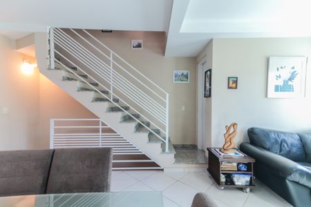 Sala de casa de condomínio à venda com 3 quartos, 180m² em Jardim das Vertentes, São Paulo