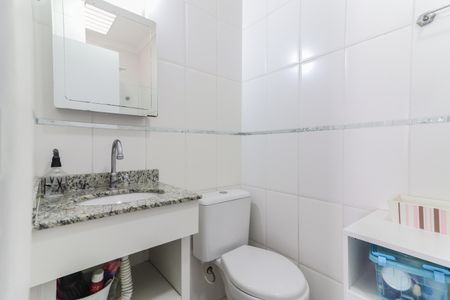 Casa de condomínio à venda com 180m², 3 quartos e 2 vagas Casa de condomínio à venda com 180m², 3 quartos e 2 vagasBanheiro da Suíte 1