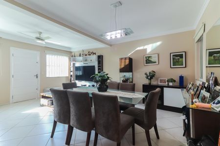 Sala de casa de condomínio à venda com 3 quartos, 180m² em Jardim das Vertentes, São Paulo