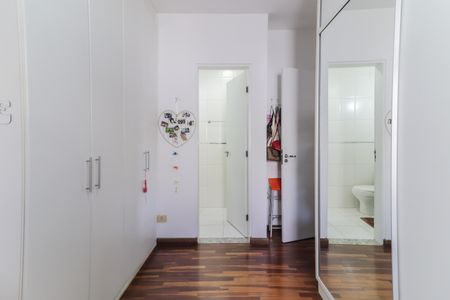 Casa de condomínio à venda com 180m², 3 quartos e 2 vagas Casa de condomínio à venda com 180m², 3 quartos e 2 vagasSuíte 01