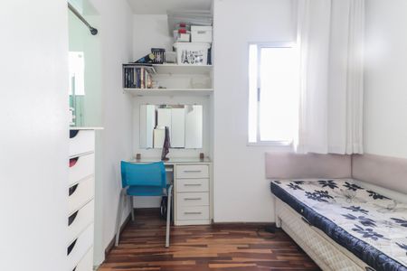 Casa de condomínio à venda com 180m², 3 quartos e 2 vagas Casa de condomínio à venda com 180m², 3 quartos e 2 vagasSuíte 02