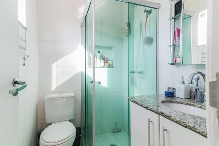 Casa de condomínio à venda com 180m², 3 quartos e 2 vagas Casa de condomínio à venda com 180m², 3 quartos e 2 vagasBanheiro da Suíte 3