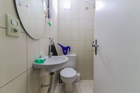 Casa de condomínio à venda com 180m², 3 quartos e 2 vagas Casa de condomínio à venda com 180m², 3 quartos e 2 vagasBanheiro de Serviço