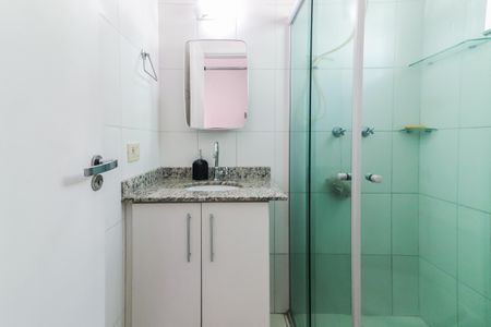 Casa de condomínio à venda com 180m², 3 quartos e 2 vagas Casa de condomínio à venda com 180m², 3 quartos e 2 vagasBanheiro da Suíte 2