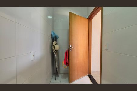 Casa à venda com 180m², 2 quartos e 3 vagas Casa à venda com 180m², 2 quartos e 3 vagasLavanderia