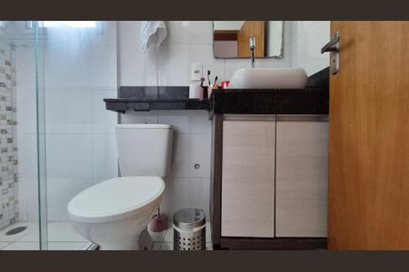 Casa à venda com 180m², 2 quartos e 3 vagas Casa à venda com 180m², 2 quartos e 3 vagasBanheiro da suíte