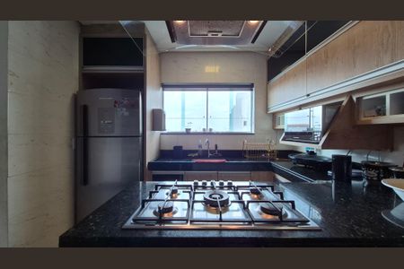 Casa à venda com 180m², 2 quartos e 3 vagas Casa à venda com 180m², 2 quartos e 3 vagasCozinha