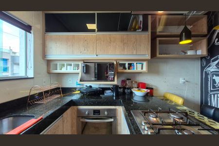 Casa à venda com 180m², 2 quartos e 3 vagas Casa à venda com 180m², 2 quartos e 3 vagasCozinha