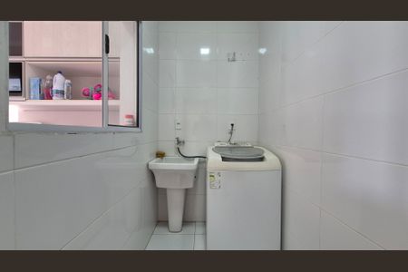 Casa à venda com 180m², 2 quartos e 3 vagas Casa à venda com 180m², 2 quartos e 3 vagasLavanderia