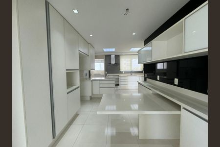Apartamento para alugar com 288m², 4 quartos e 4 vagas