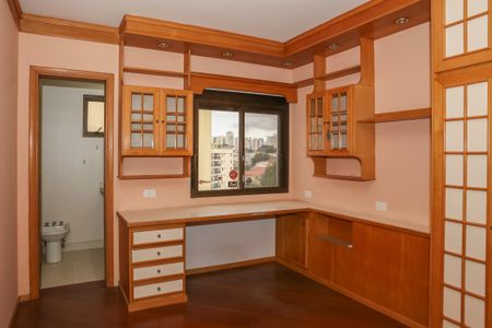 Apartamento à venda com 410m², 5 quartos e 4 vagasSuíte 2