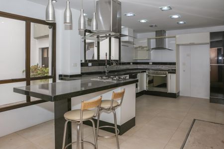 Apartamento à venda com 410m², 5 quartos e 4 vagasCozinha
