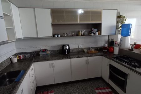 Casa à venda com 160m², 4 quartos e 4 vagas