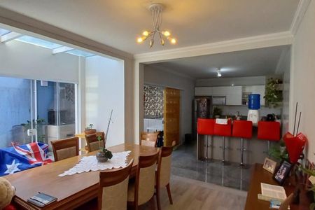 Casa à venda com 160m², 4 quartos e 4 vagas