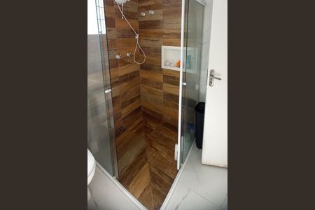 Casa à venda com 160m², 4 quartos e 4 vagas