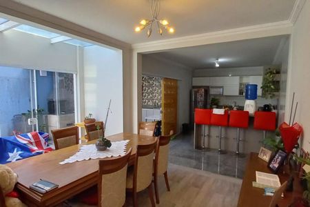 Casa à venda com 160m², 4 quartos e 4 vagas