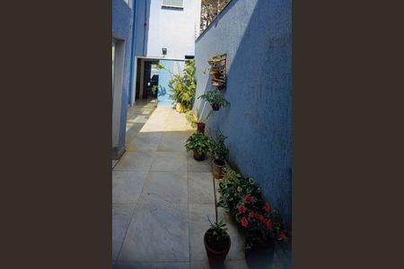 Casa à venda com 160m², 4 quartos e 4 vagas