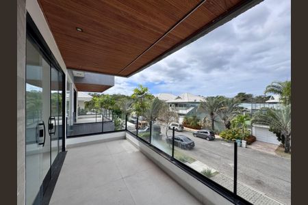 Apartamento à venda com 660m², 5 quartos e 3 vagasSuíte 3 - Varanda