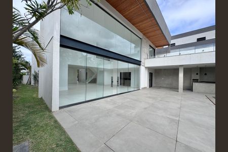 Apartamento à venda com 660m², 5 quartos e 3 vagasÁrea externa