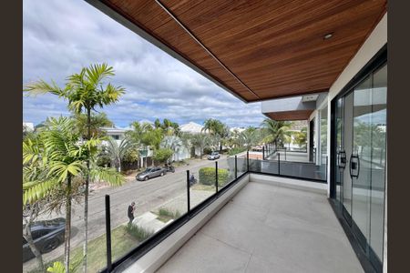 Apartamento à venda com 660m², 5 quartos e 3 vagasSuíte 2 - Varanda