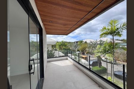 Apartamento à venda com 660m², 5 quartos e 3 vagasSuíte 2 - Varanda