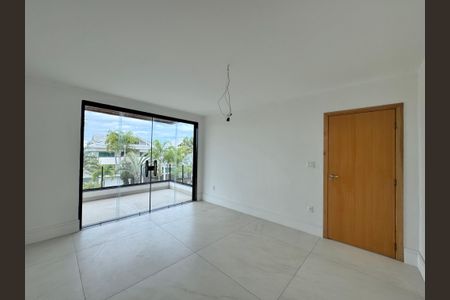 Apartamento à venda com 660m², 5 quartos e 3 vagasSuíte 2