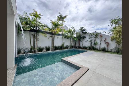 Apartamento à venda com 660m², 5 quartos e 3 vagasÁrea externa