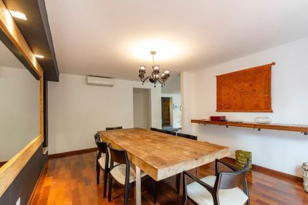 Casa à venda com 4 quartos, 480m² em Alto de Pinheiros, São Paulo
