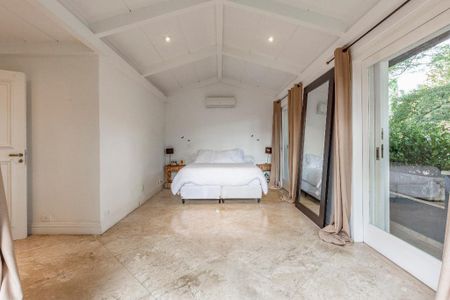 Casa à venda com 4 quartos, 480m² em Alto de Pinheiros, São Paulo