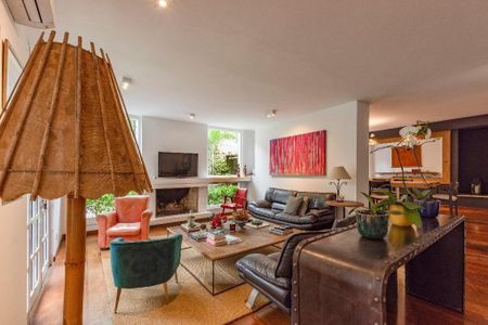 Casa à venda com 4 quartos, 480m² em Alto de Pinheiros, São Paulo