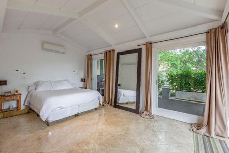 Casa à venda com 4 quartos, 480m² em Alto de Pinheiros, São Paulo