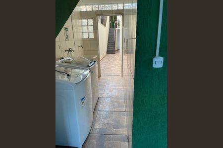 Casa à venda com 171m², 9 quartos e sem vaga