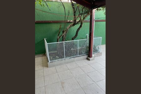 Casa à venda com 171m², 9 quartos e sem vaga