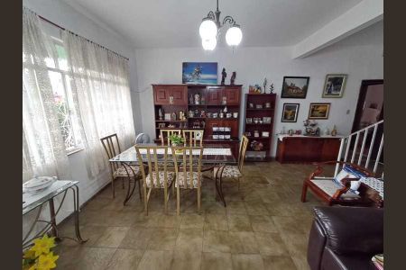 Casa de condomínio à venda com 450m², 4 quartos e 4 vagas