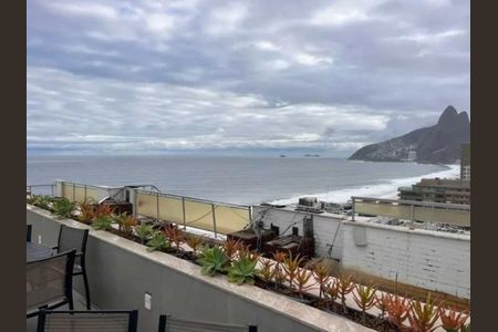 Apartamento à venda com 121m², 3 quartos e 1 vaga