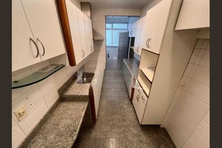 Apartamento à venda com 121m², 3 quartos e 1 vaga