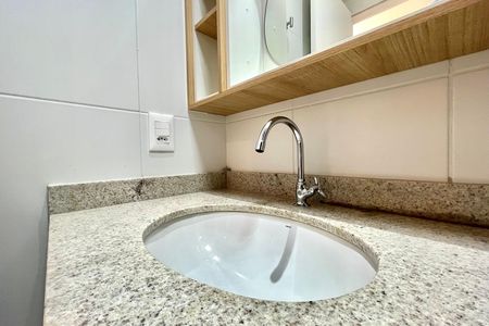 Banheiro de kitnet/studio para alugar com 1 quarto, 25m² em Vila Clementino, São Paulo