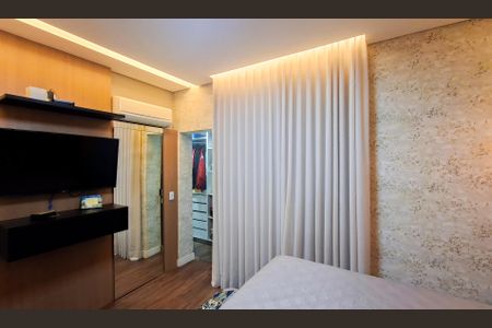 Apartamento para alugar com 220m², 3 quartos e 2 vagassuíte