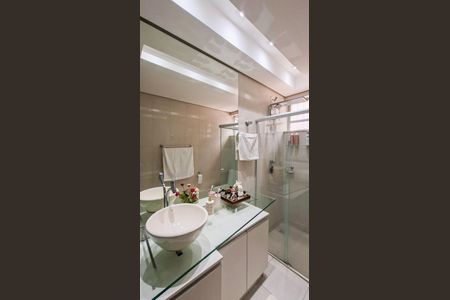 Apartamento para alugar com 220m², 3 quartos e 2 vagasBanheiro da suíte