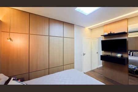Apartamento para alugar com 220m², 3 quartos e 2 vagassuíte