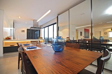 Apartamento à venda com 3 quartos, 251m² em Itaim Bibi, São Paulo