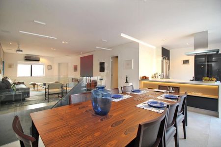 Apartamento à venda com 3 quartos, 251m² em Itaim Bibi, São Paulo