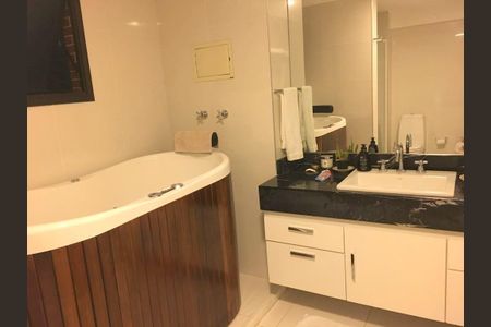 Apartamento à venda com 3 quartos, 209m² em Santo Amaro, São Paulo