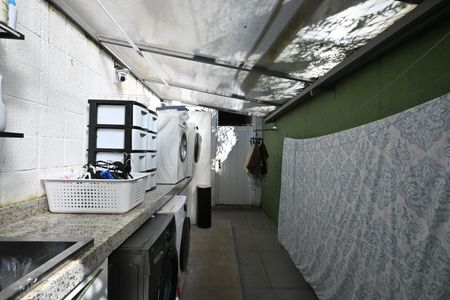 Área de Serviço  de casa à venda com 3 quartos, 443m² em Cidade Jardim, São Paulo