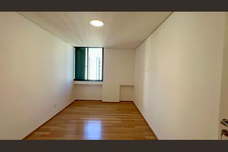 Apartamento à venda com 134m², 3 quartos e 2 vagasSuíte 1